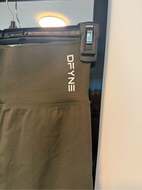 DFYNE High-Waist Olive Green Leggings